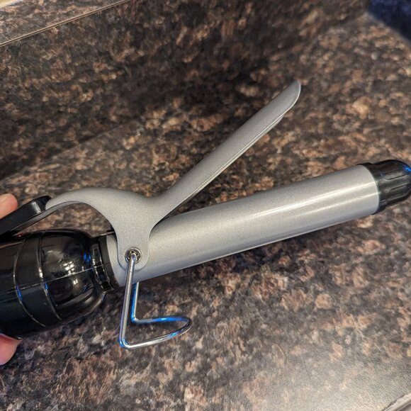 Hair Curler, Crimper, and Spiral Iron - Picture 5 of 12